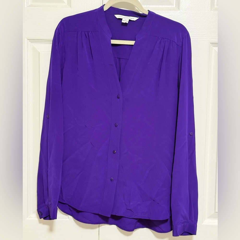 Diane Von Furstenberg Vibrant Purple 100% silk, button down career Blouse. 10